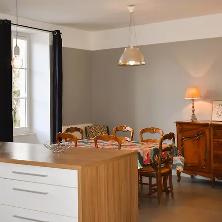 Le Logis De Céline Apartahotel 3*