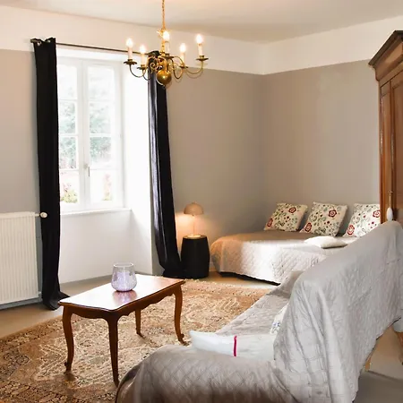 Le Logis De Céline Apartahotel 3*
